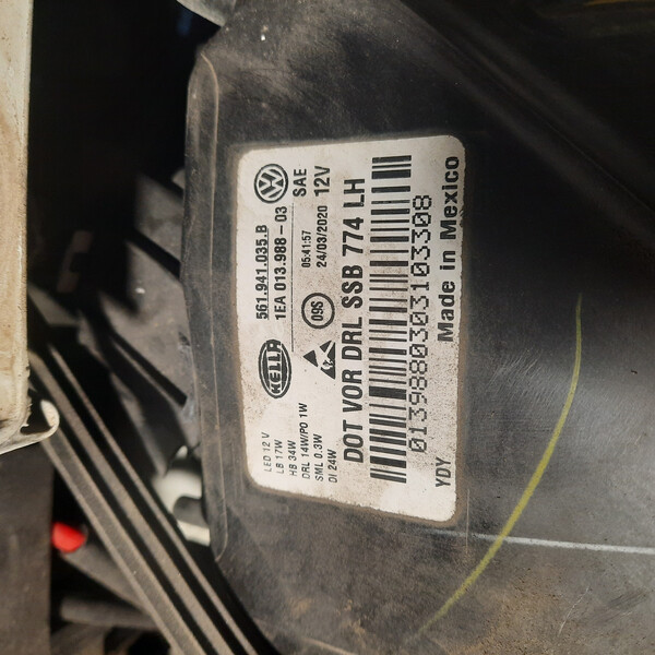 Передня ліва фара 561.941.035 В   Volkswagen Passat