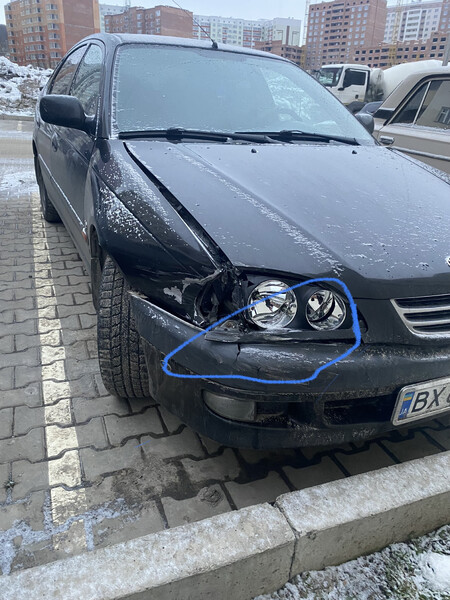 Ресничка правая Toyota Avensis  1999 1.8 Бензин Хмельницкий