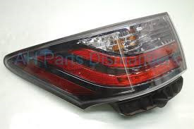 Фонарь задний левый 81561-76010   Lexus CT