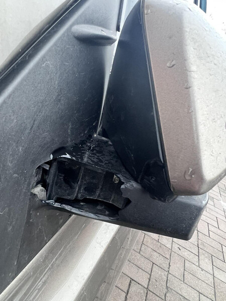 Нижняя накладка вод зеркала нижняя Toyota RAV4  2013 2.2 Дизель Вишневое