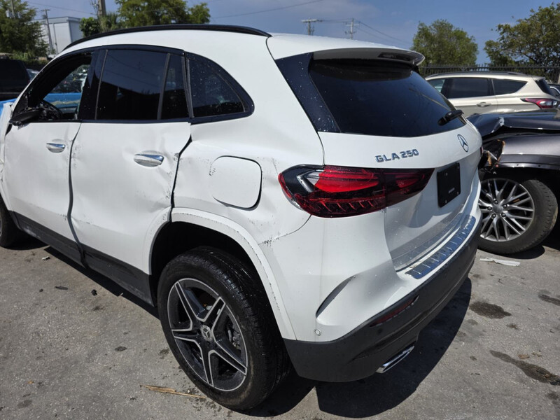Четверть кузова задняя левая Mercedes-Benz GLA-Class gla 250 H247 2024 2.0 Бензин 