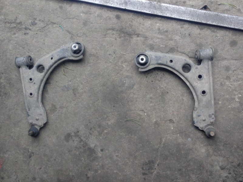 Важіль передній лівий Fiat Bravo хетчбек 2008 р.  1.4 л бензин Миколаїв