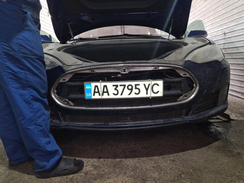 Передняя решетка Tesla Model S хэтчбек 2015 г.  1.6 л электро Киев
