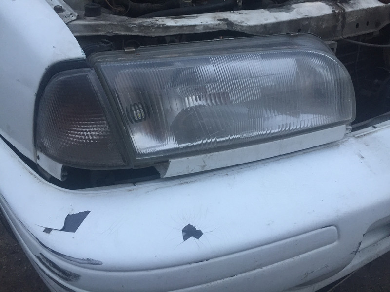 Реснічка права Nissan Primera P10  1995 універсал 2.0 Бензин Одеса