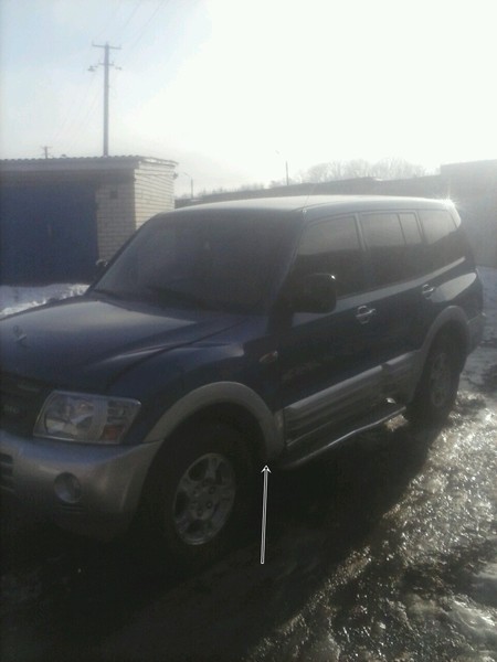 Накладка переднего левого крыла Mitsubishi Pajero Wagon  2000 универсал 3.2 Дизель Умань