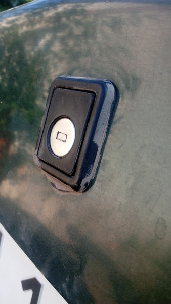 Замок дверей багажника Volvo 460  1995 1.8 Бензин Васильків