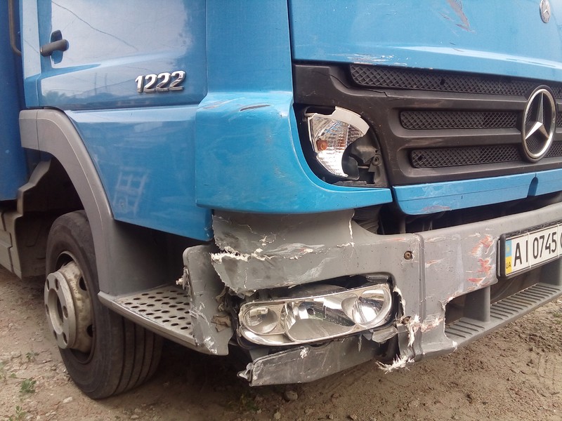 Фара передняя, повторитель поворота, бампер Mercedes Atego 2005 г.  Борисполь