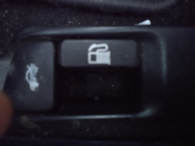 Ручка открития багажника из салона Toyota Corolla  2014 1.3 Бензин 