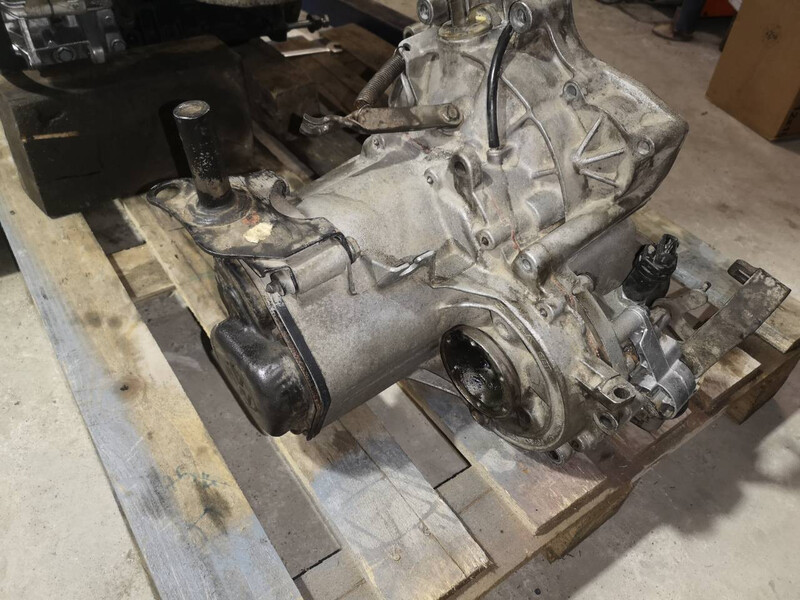 КПП Volkswagen Polo 3  1997 купе 1.4 Бензин 