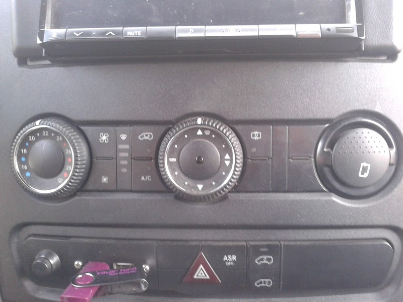 Кнопки Mercedes Sprinter 2012 р.  1.0 л бензин Запоріжжя