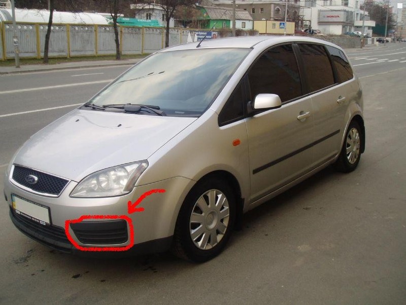 Заглушка противотуманной фари левая, ресничка над заглушкой левая. Ford C-Max  2005 2.0 Бензин Киев