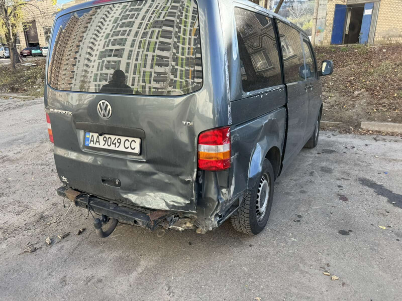 Ляда Volkswagen T5 (Transporter)  2008 2.5 Дизель 