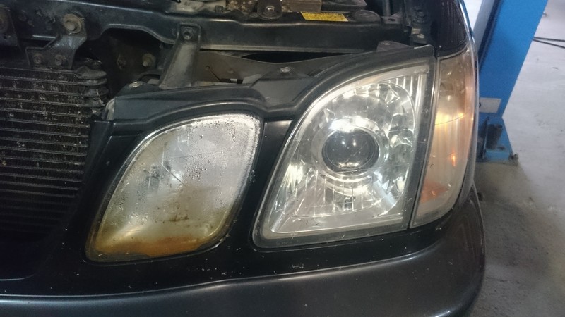 Основная фара - вставка Lexus LX 470 2005 4.7 Бензин Одесса