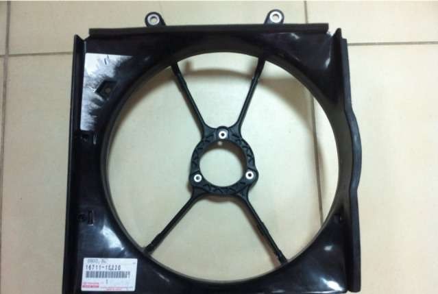 Кожух вентилятора в сборе 16711-15220   Toyota Corolla
