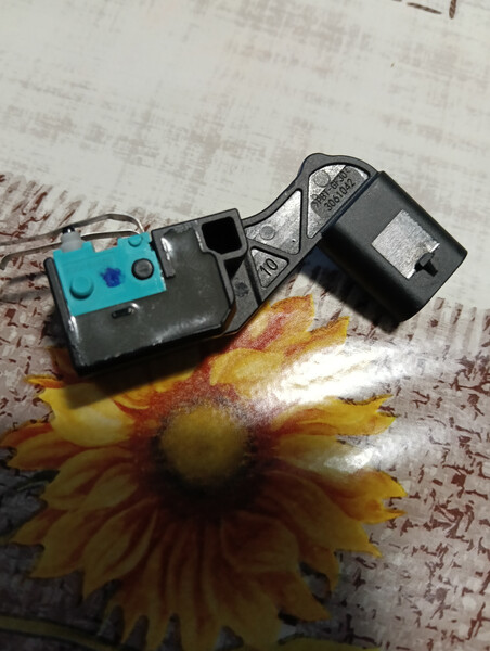 Концевик Tesla Model Y 2023 р.  Сквирa