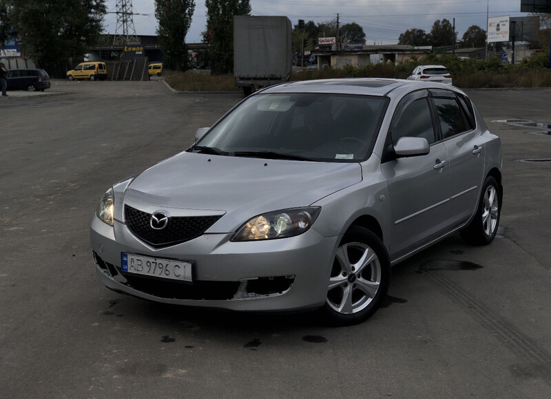 Нижняя решетка Mazda 3 BK  2006 хэтчбек 1.6 Бензин Киев