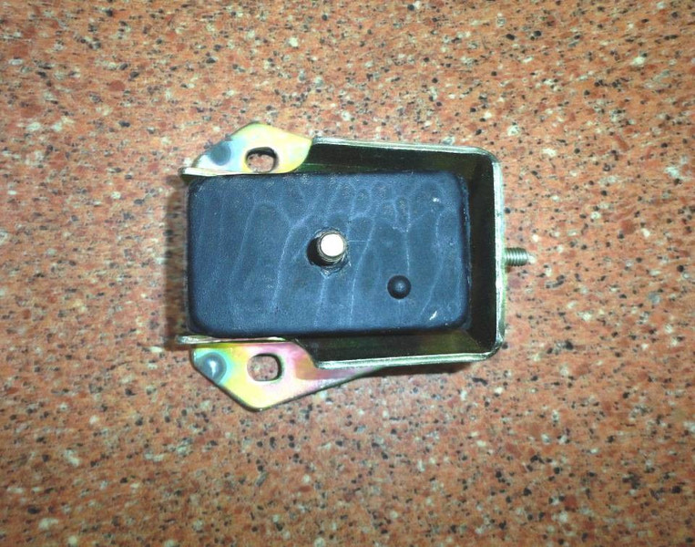 Подушки двигуна Hyundai Galloper II/INNOVATION 00 2000 2.0 Дизель 