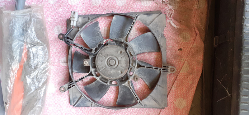 Вентилятор радіатора кондиціонера Toyota Avensis  2001 Одеса