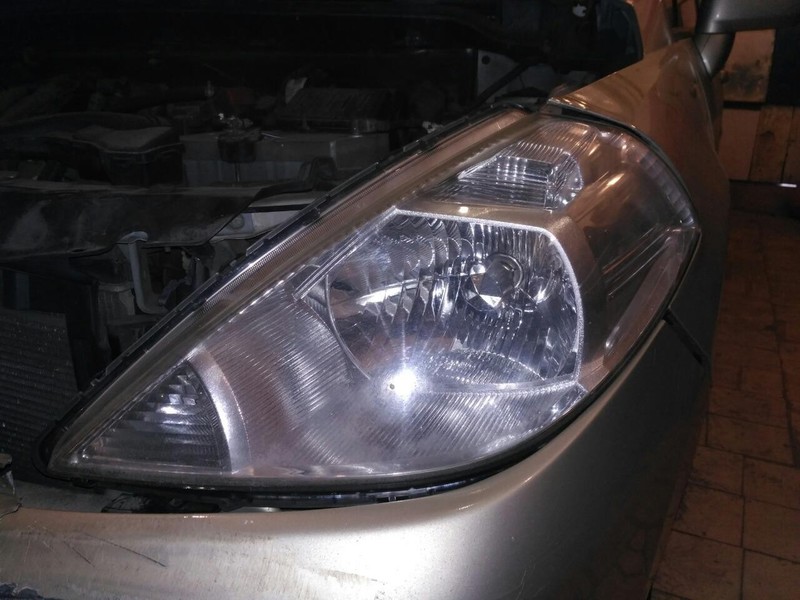 Основна фара у зборі 26065-EE90A   Nissan Tiida