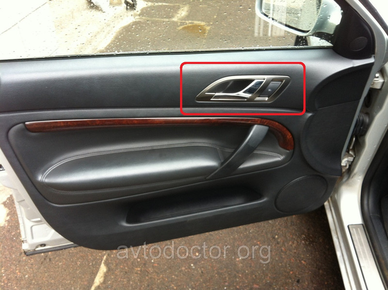 Ручка двери внутренняя левая 3U1837221D   Skoda Superb