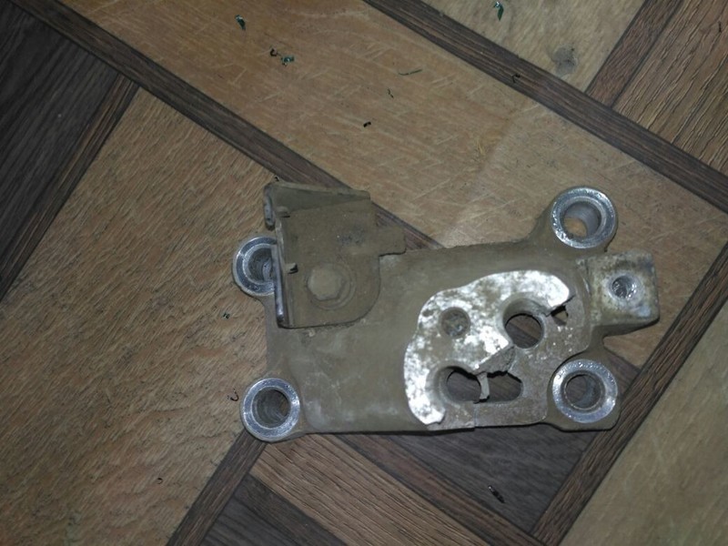 Крепление коробки Kia Rio 2 2007 г.  1.5 л дизель Луганск