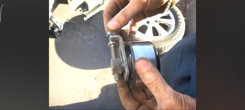 Кронштейн ролика Nissan Note E11  2007 