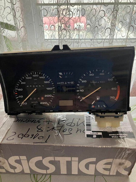 Щиток приборов Volkswagen Golf 2  1989 1.8 Бензин 