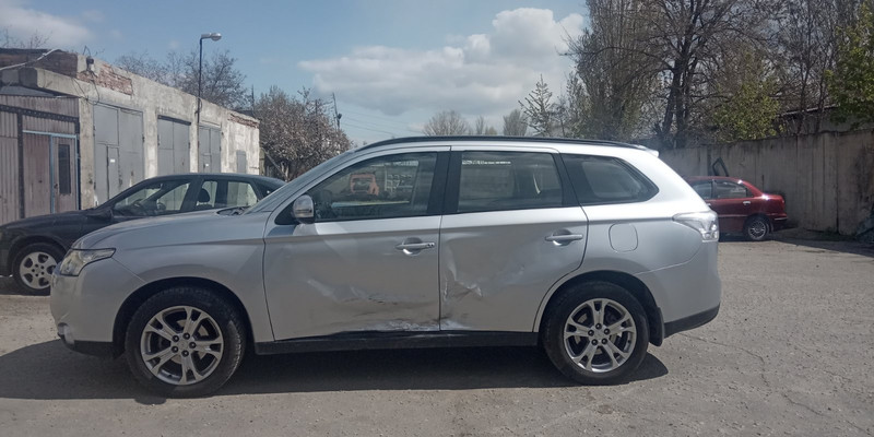 Двери левые Mitsubishi Outlander XL  2012 2.4 Бензин Запорожье