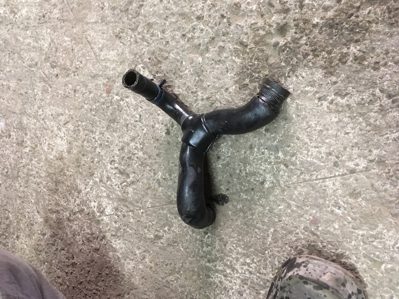 Патрубок охлаждения Audi 80 1991 г.  2.0 л бензин Чаплинка