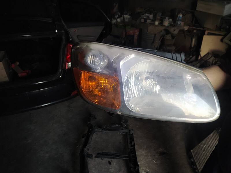 Фара передня Kia Cerato  2007 1.6 Бензин 