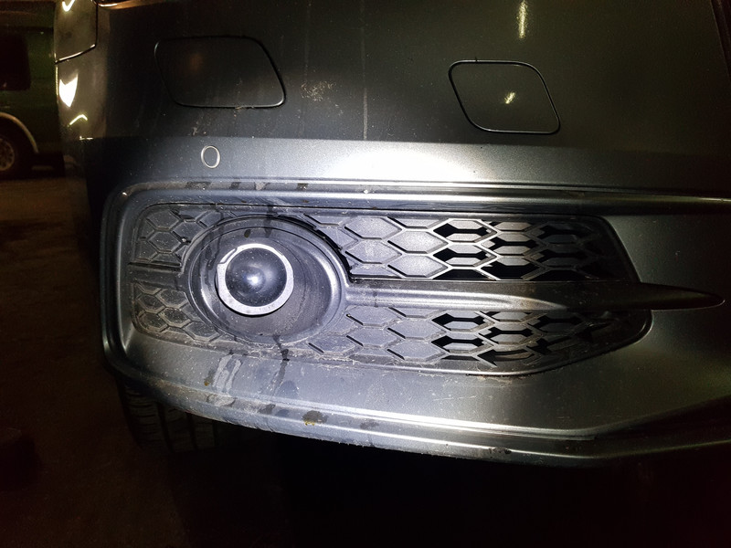 Решітка радіатора ліва Audi A6 2011 р.  3.0 л бензин Херсон