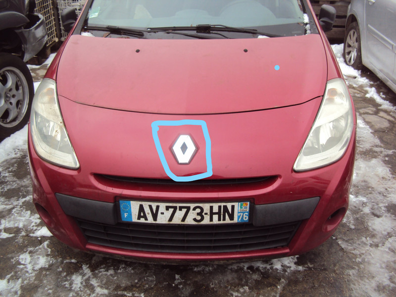 Значок рено на бампер Renault Clio  2011 универсал 1.2 Гибрид Львов