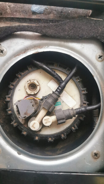 Бензонасос Mitsubishi Space Star универсал 2004 г.  1.6 л бензин Львов