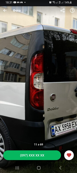 Задній лівий стоп та пластик під ліву фару сірого кольору Fiat Doblo  2010 1.4 Бензин Староконстантинов