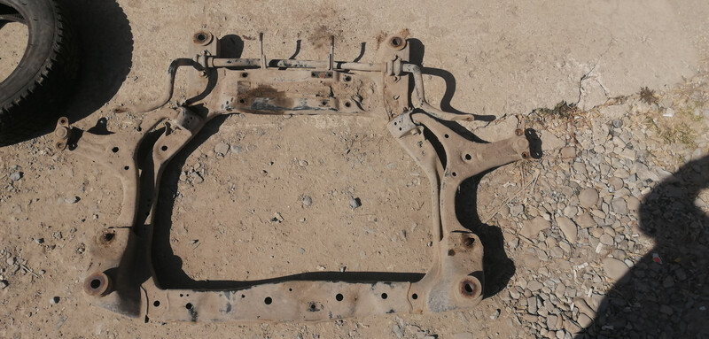 Пірамник передній Hyundai Accent  2008 1.4 Бензин Ивано-Франковск