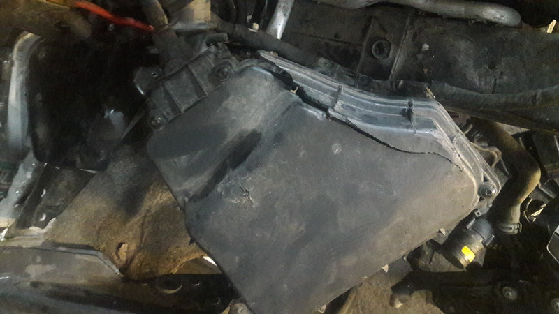 Корпус предохранителей Audi A8 D4 2010 г.  4.2 л бензин Винница