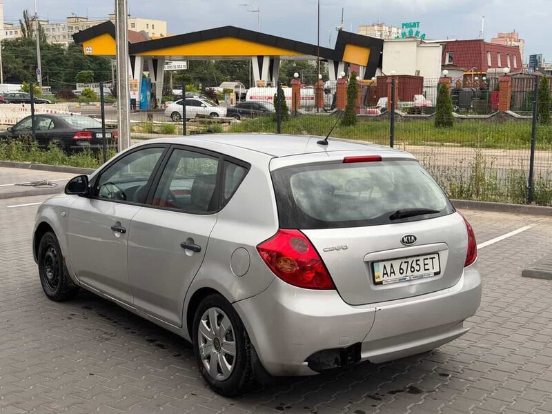 Бампер задний Kia Ceed  2008 хэтчбек 1.6 Бензин Вышгород