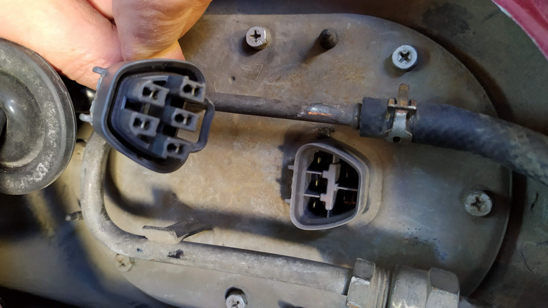 Фишка на бензонасос Toyota Carina E  1997 хэтчбек 1.8 Бензин Одесса