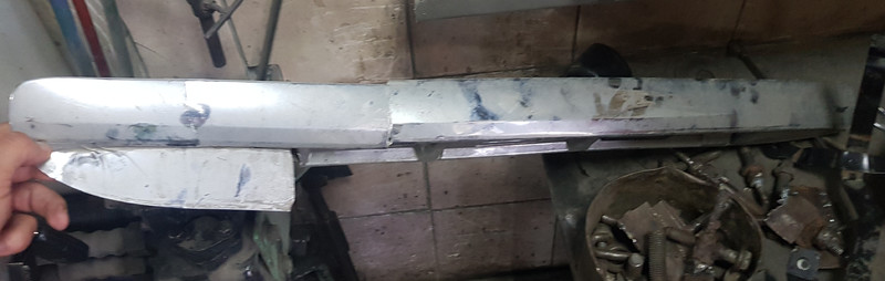 Хромированная накладка над номерным знаком на ляде Renault Grand Scenic 3  2013 1.5 Дизель 