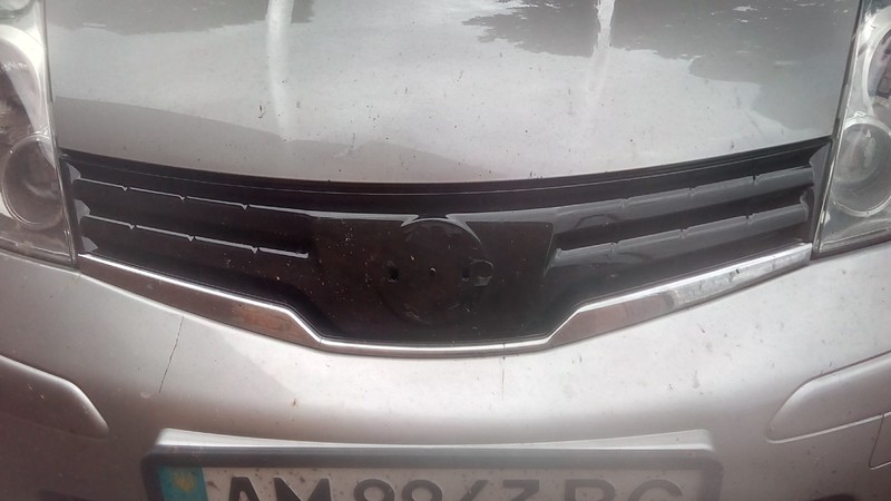 Решетка Nissan Note E11 хэтчбек 2011 г.  1.4 л бензин Житомир