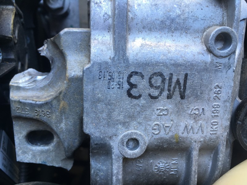 Гидроопора двигателя 1K0199262M   Volkswagen Caddy, Volkswagen Passat, Volkswagen Passat CC