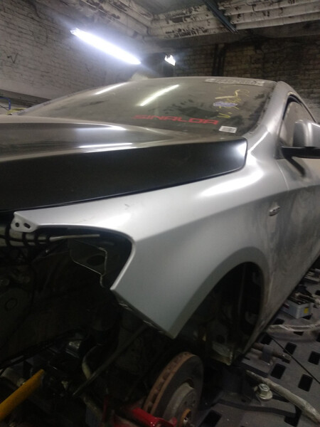 Крыло переднее Mercedes CLA-Class 2015 г.  2.0 л бензин Киев