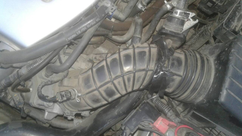 Патрубок воздуховода Honda Accord 7 2007 г.  2.4 л бензин Ровно