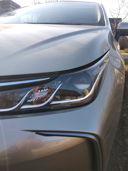 Скло фари праве Toyota Corolla  2020 2.0 Бензин 