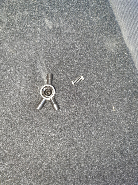 Трійник омивача Nissan Rogue  2016 універсал 2.5 Бензин 