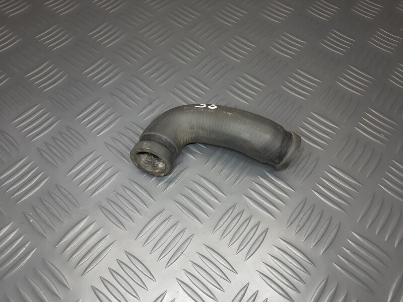 Патрубок печки Nissan Vanette  1998 2.0 Дизель Новомосковск