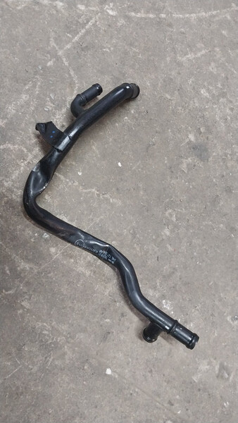 Трубка охолодження 04L121064AB   Volkswagen Golf