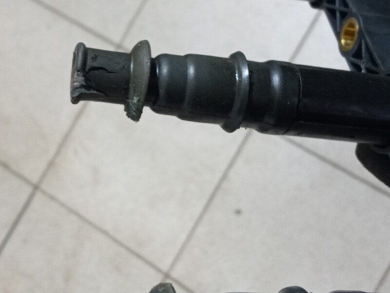 Наконечник катушки зажигания peugeot Peugeot 307  2005 хетчбек 1.4 Бензин 