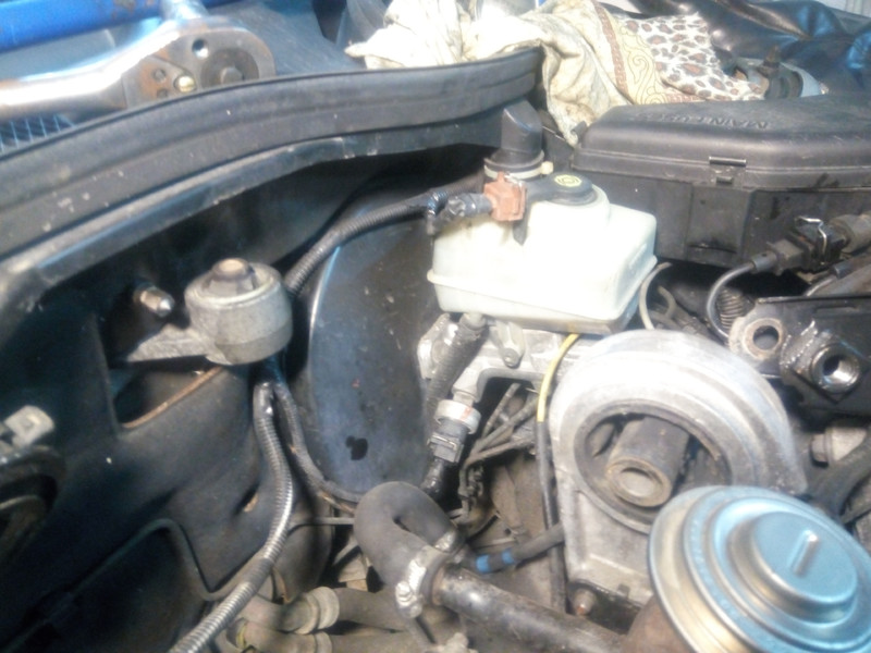 Подушка двигателя Volvo V70 универсал 1997 г.  2.5 л дизель Киев
