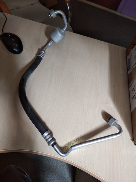 Трубка компресора кондиціонера 8871106440   Toyota Camry